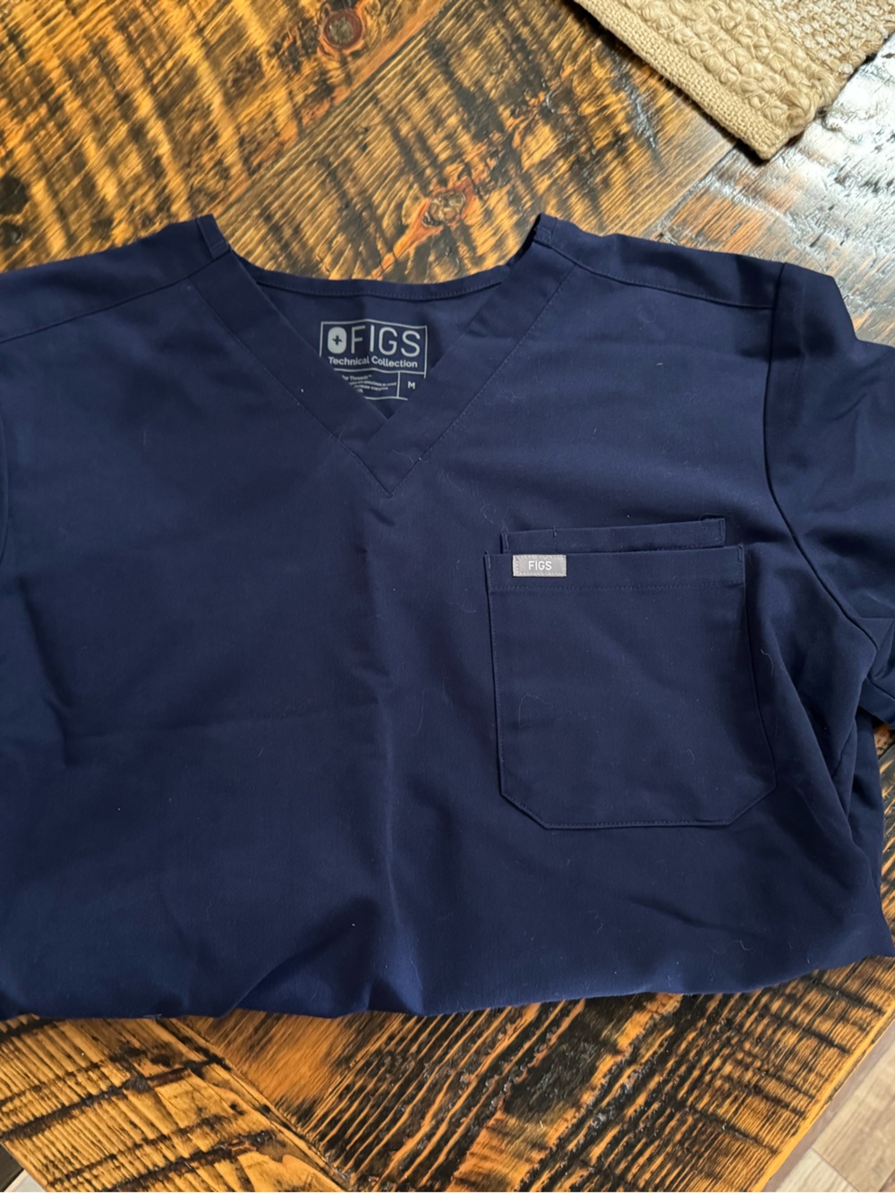 Figs Men’s Navy V-Neck Medical Scrub Set